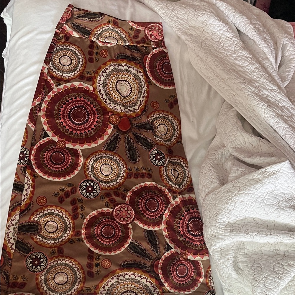 Stylish Brown and Red Patterned Skirt